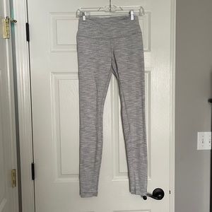 Gray Lululemon Wonder Under leggings